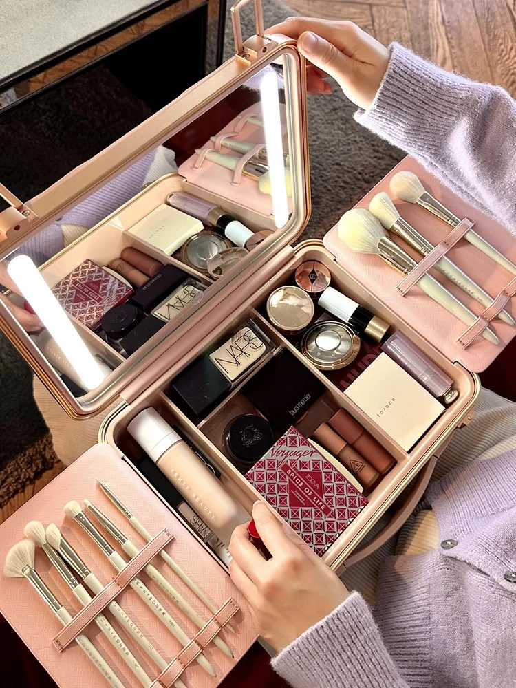 Portable vanity case with LED lighted mirror