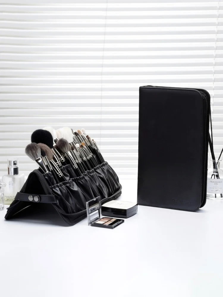 Folding Cosmetic Brush Bag (Black)